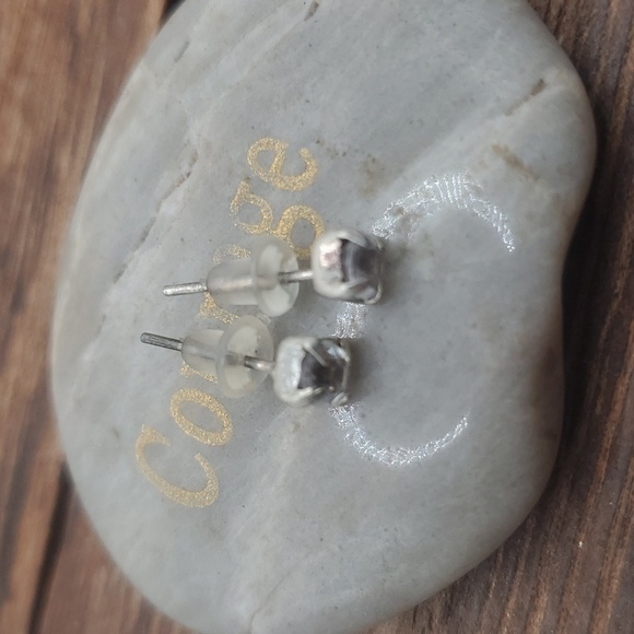 E949 crystal stud earrings for pierced ears - Picture 2 of 2